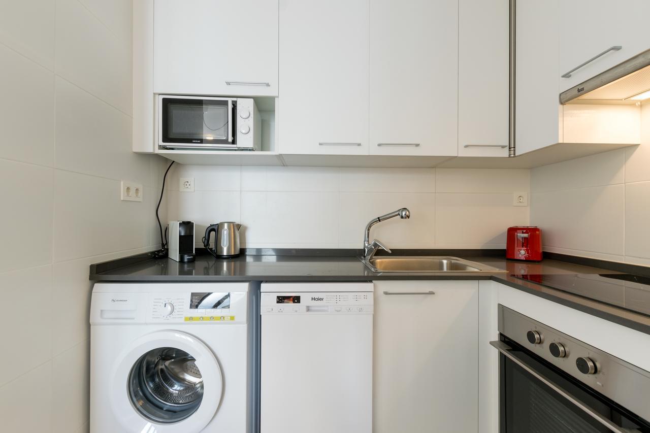 Apartments Madrina บาเลนเซีย ภายนอก รูปภาพ