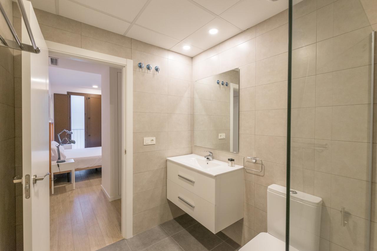Apartments Madrina บาเลนเซีย ภายนอก รูปภาพ