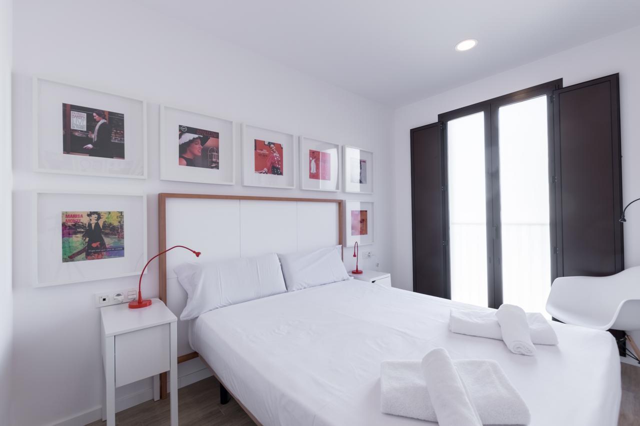 Apartments Madrina บาเลนเซีย ภายนอก รูปภาพ