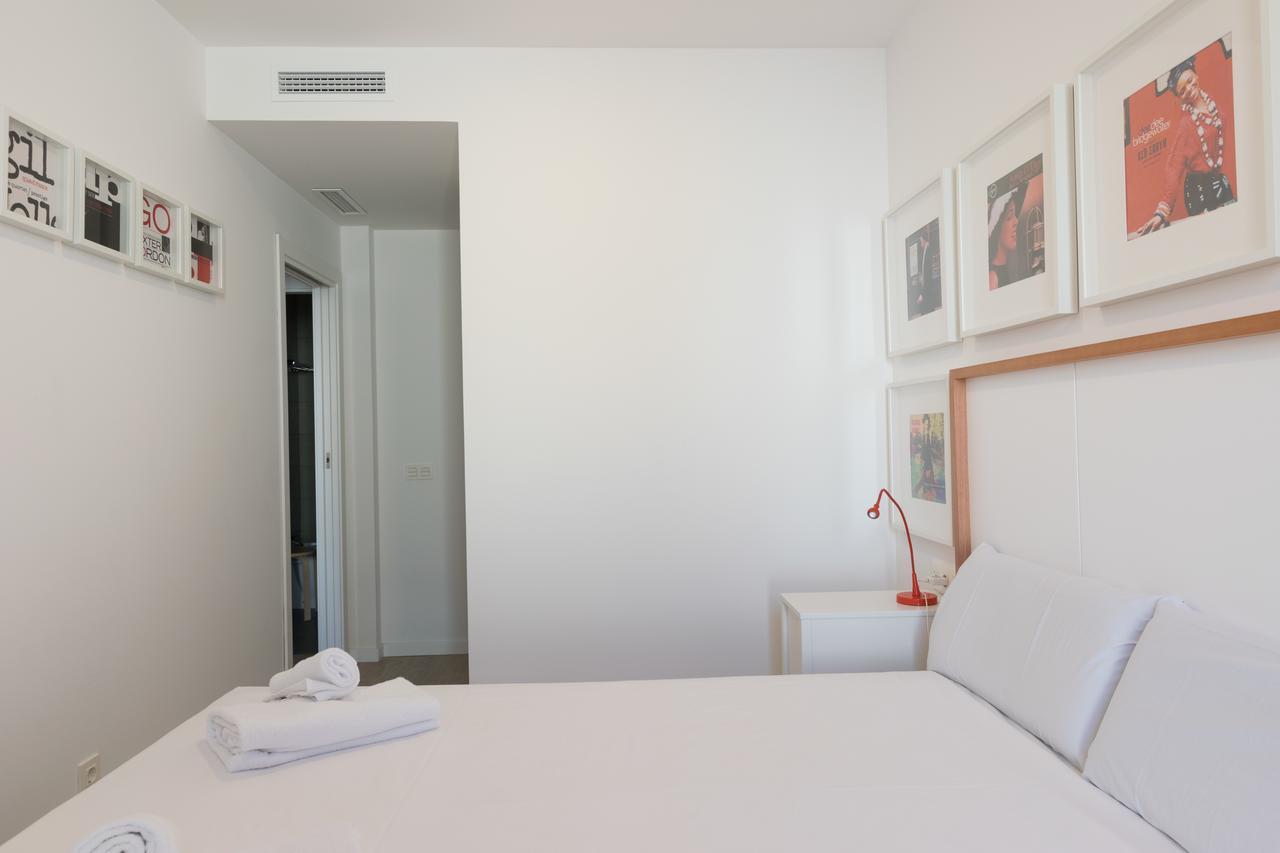Apartments Madrina บาเลนเซีย ภายนอก รูปภาพ