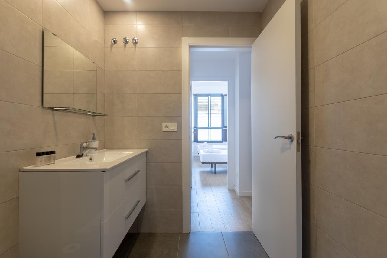 Apartments Madrina บาเลนเซีย ภายนอก รูปภาพ