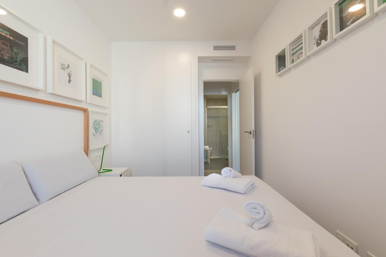 Apartments Madrina บาเลนเซีย ภายนอก รูปภาพ