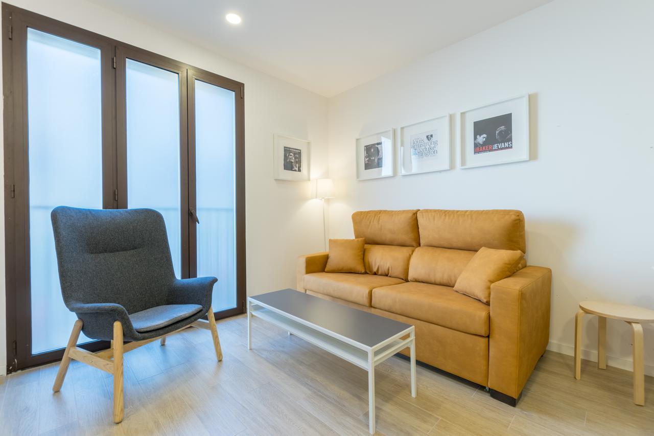 Apartments Madrina บาเลนเซีย ภายนอก รูปภาพ