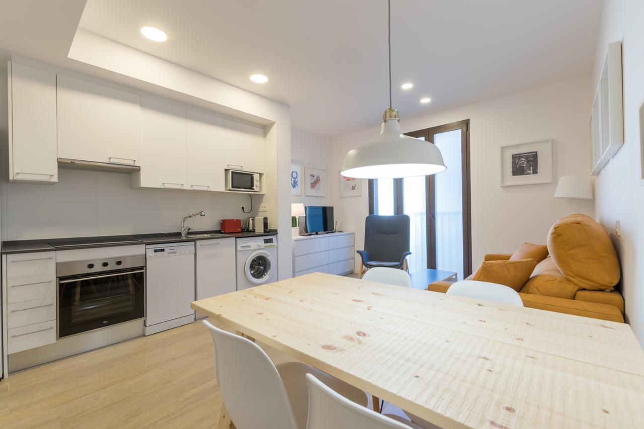 Apartments Madrina บาเลนเซีย ภายนอก รูปภาพ