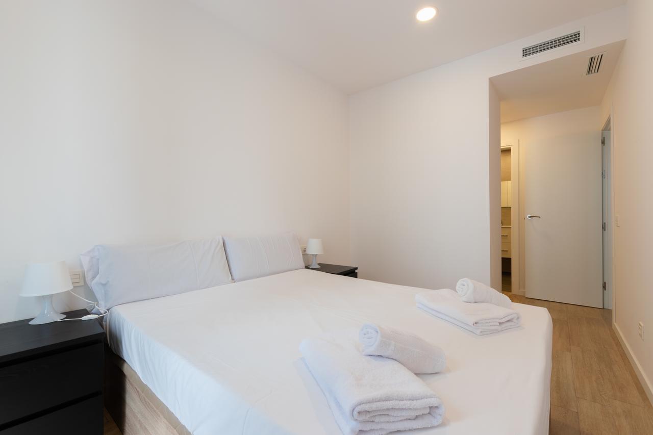 Apartments Madrina บาเลนเซีย ภายนอก รูปภาพ