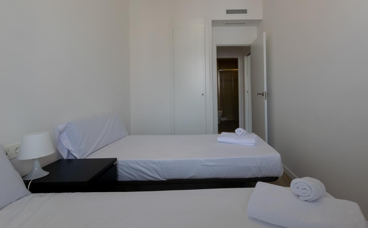 Apartments Madrina บาเลนเซีย ภายนอก รูปภาพ