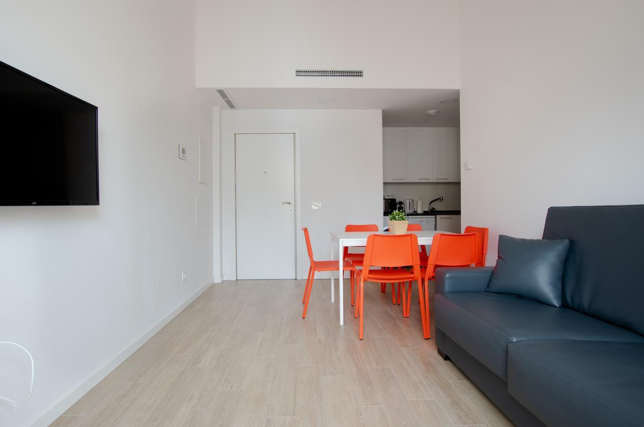 Apartments Madrina บาเลนเซีย ภายนอก รูปภาพ