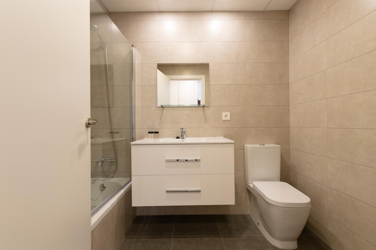 Apartments Madrina บาเลนเซีย ภายนอก รูปภาพ