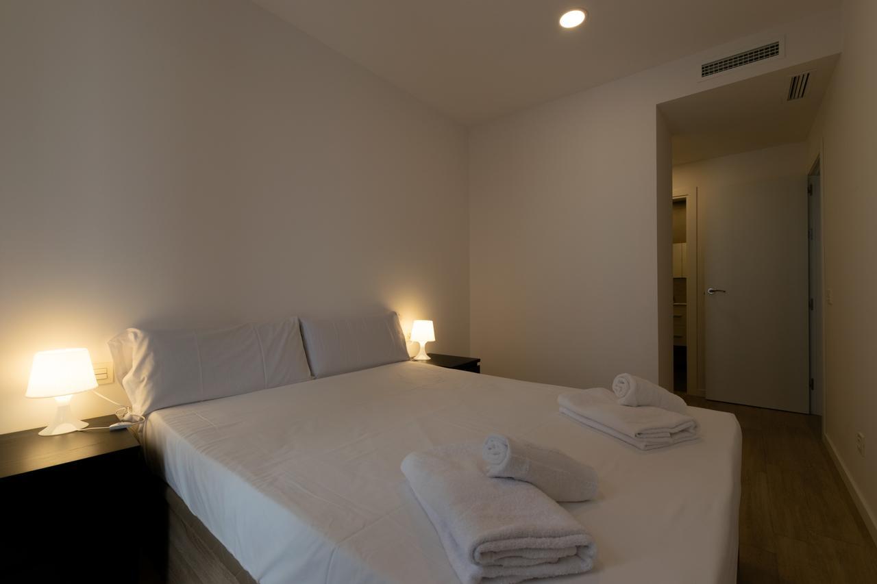 Apartments Madrina บาเลนเซีย ภายนอก รูปภาพ