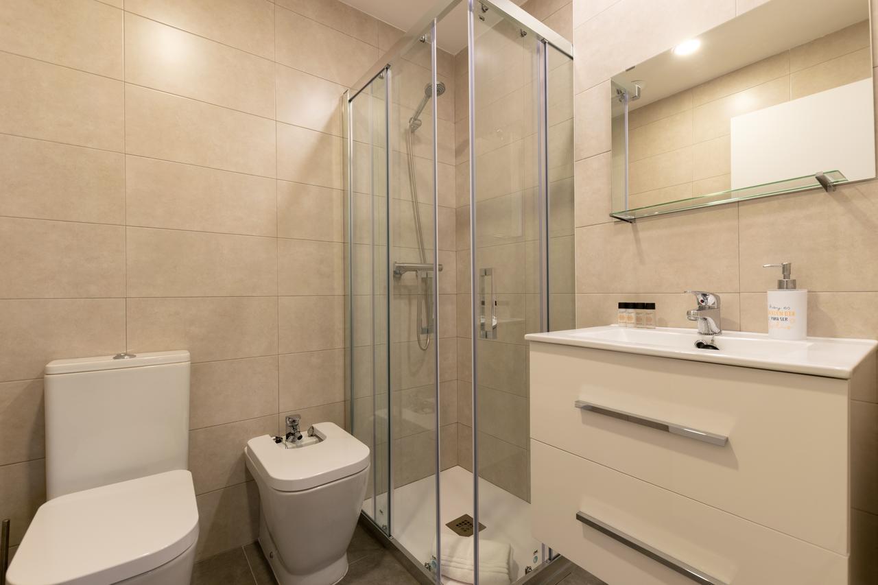 Apartments Madrina บาเลนเซีย ภายนอก รูปภาพ