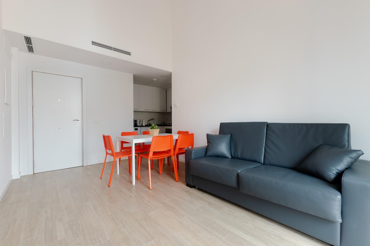 Apartments Madrina บาเลนเซีย ภายนอก รูปภาพ