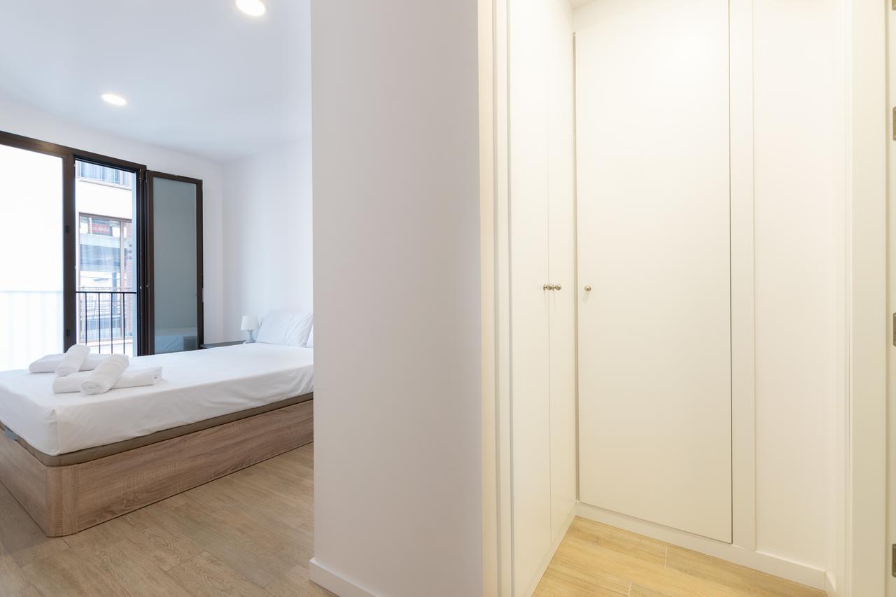 Apartments Madrina บาเลนเซีย ภายนอก รูปภาพ