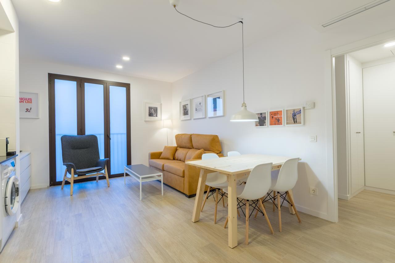 Apartments Madrina บาเลนเซีย ภายนอก รูปภาพ